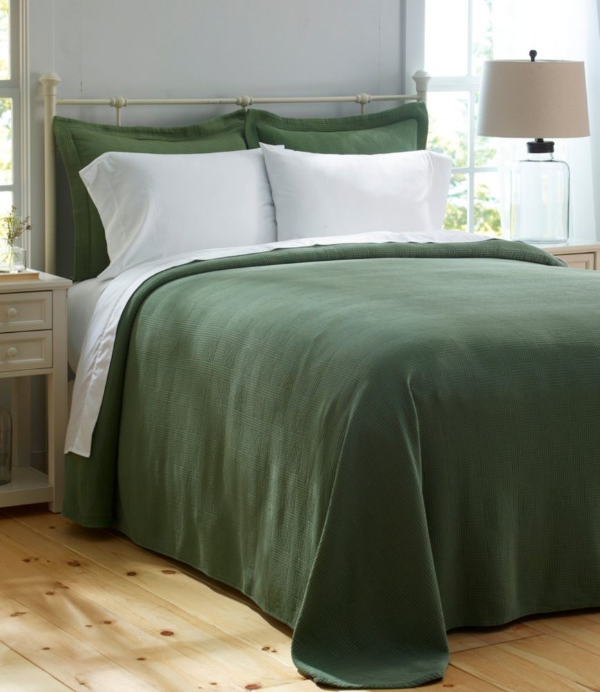 matelasse bedspread