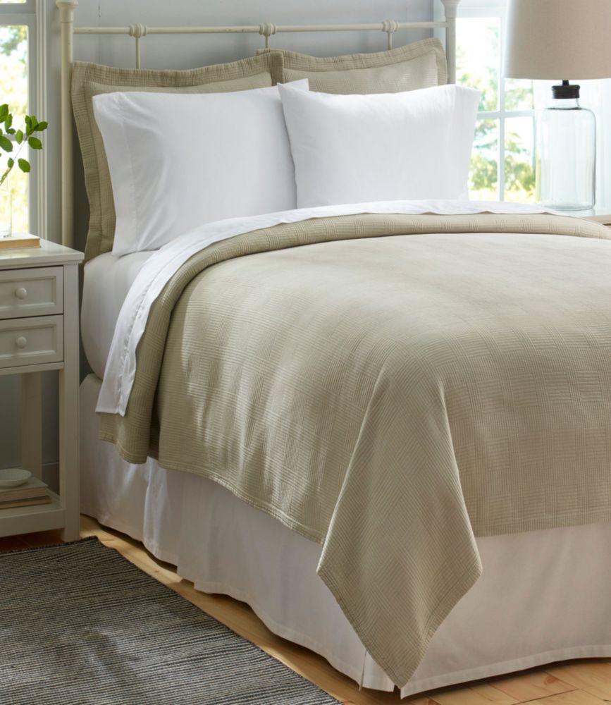 matelasse bedspread