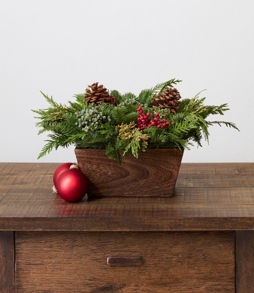 Woodland Canella Berry Centerpiece Regular