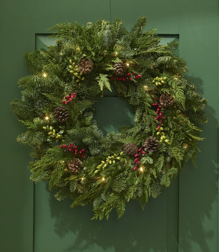 Woodland Berry Christmas Wreath Lighted 24in