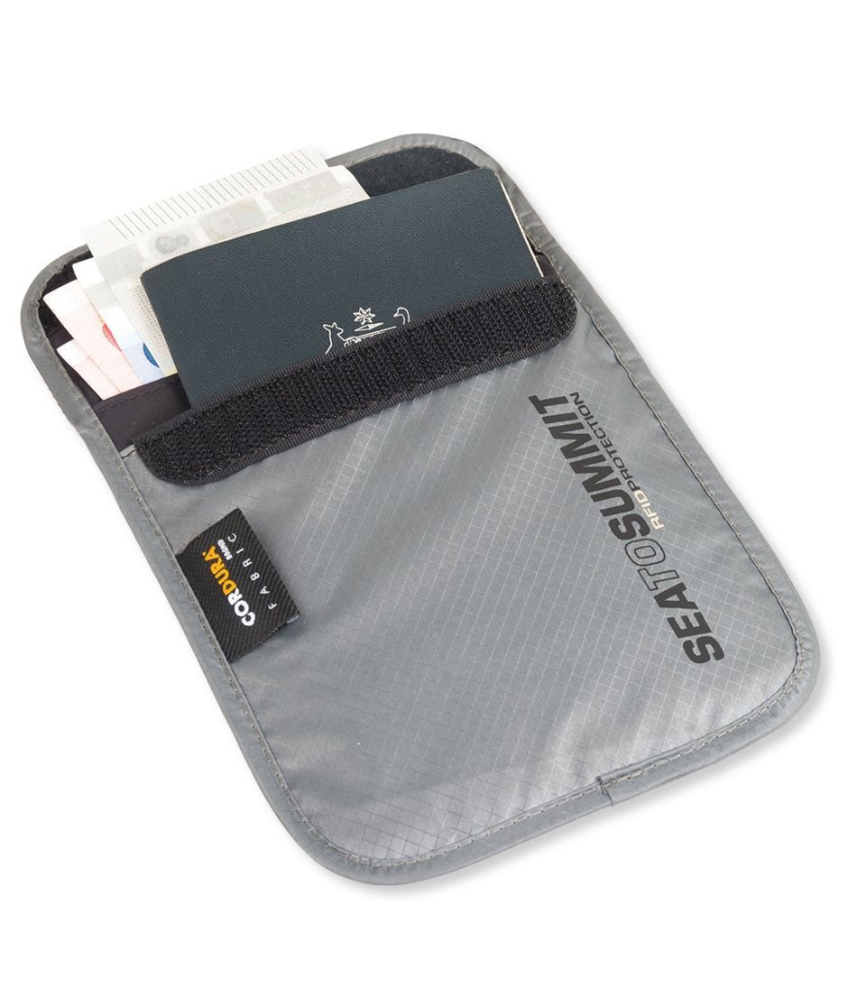 Sea to Summit Traveling Light RFID Neck Pouch