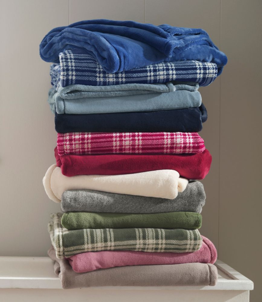 Wicked Plush Throw, Mountain Red, small image number 6