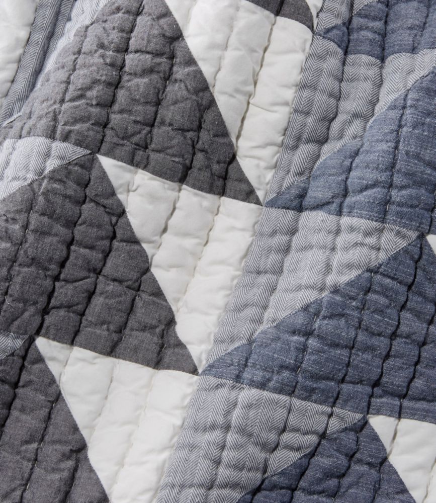 blue and gray quilt