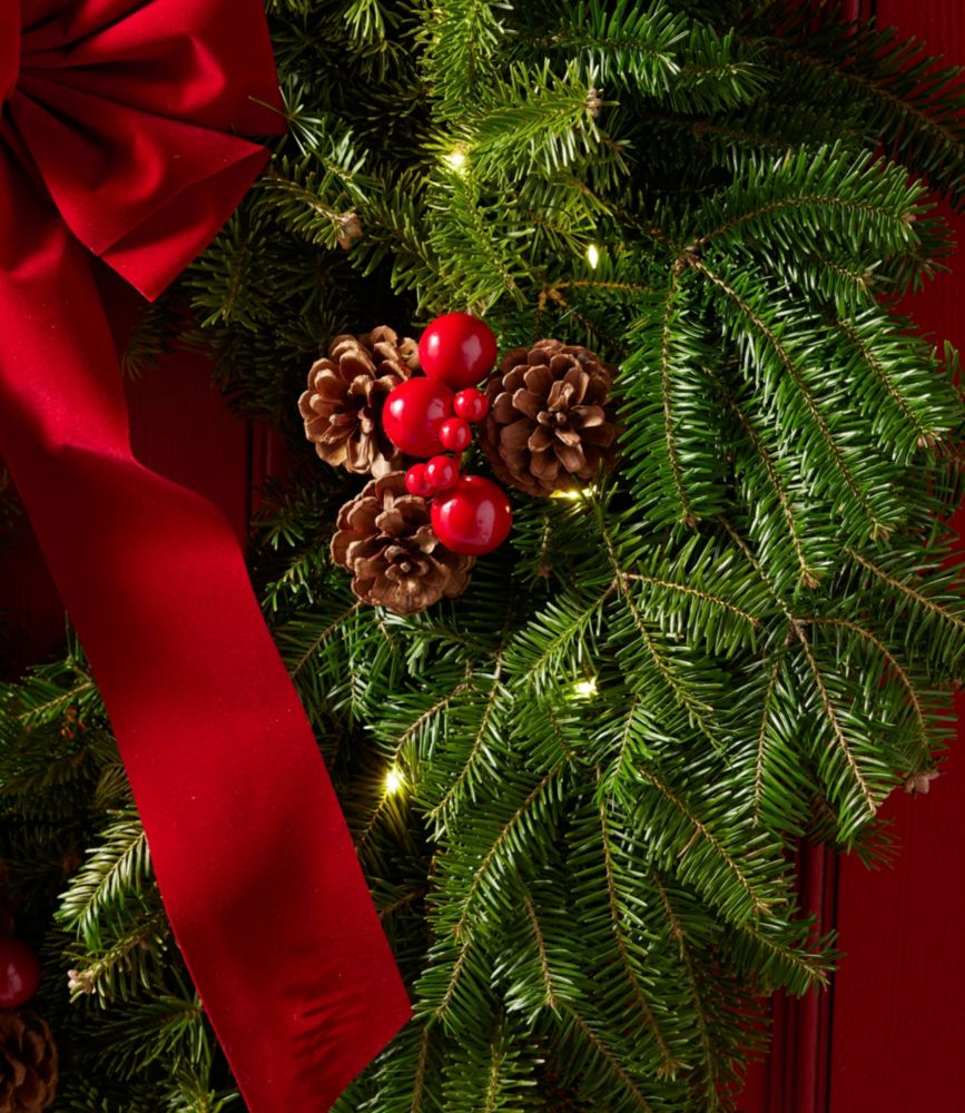 Fresh Traditional Balsam Wreath, Lighted, 24"