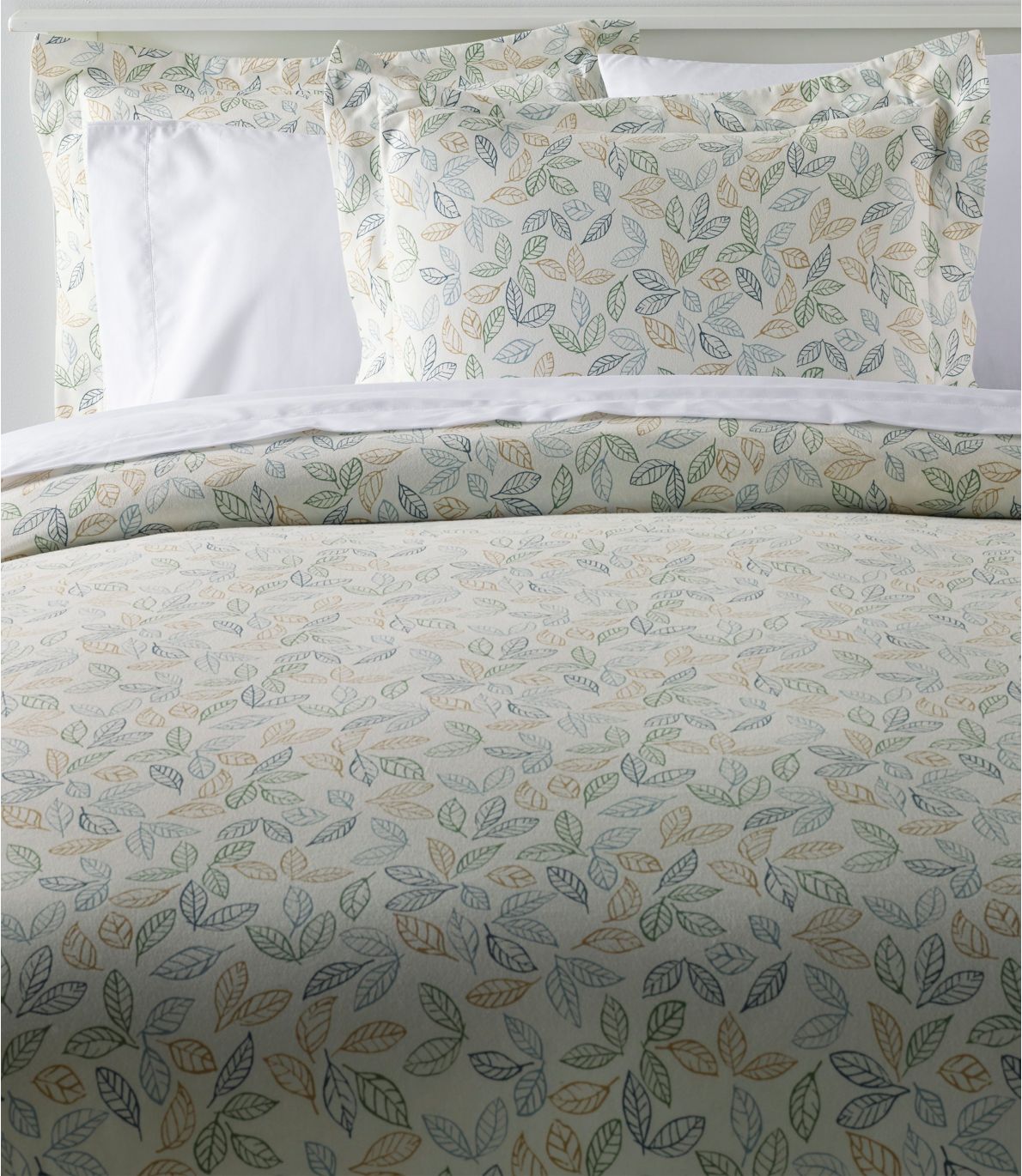 Tossed Leaves Flannel Comforter Cover Collection