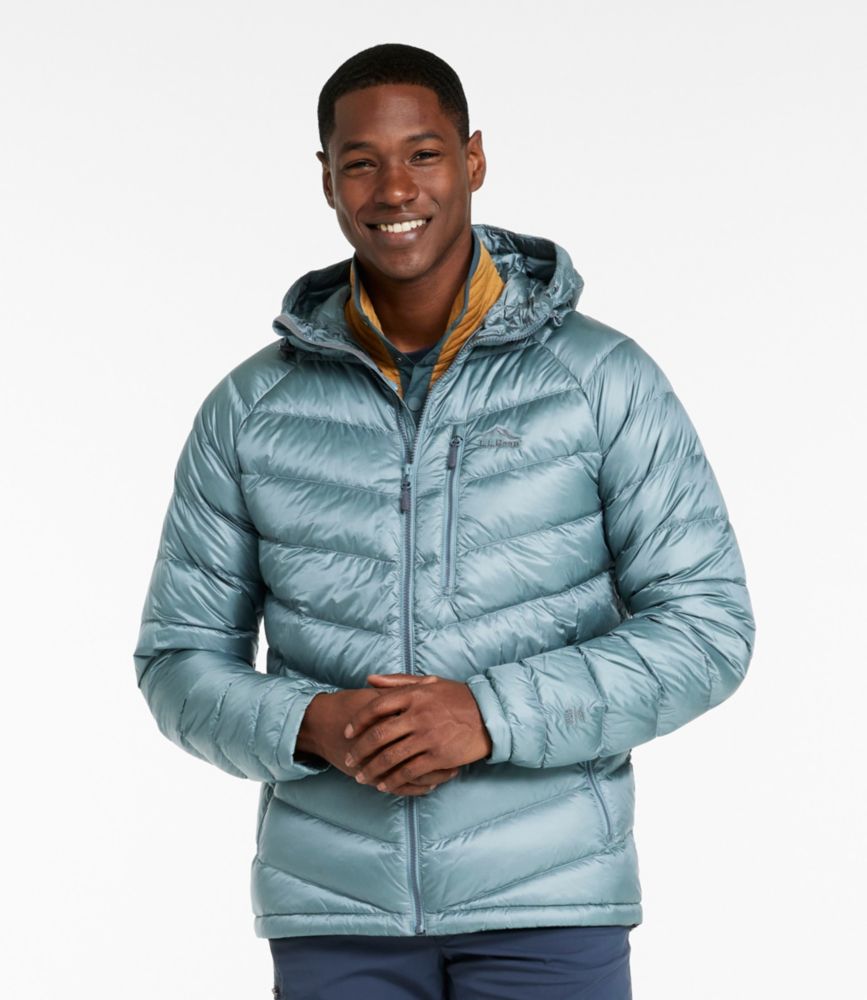 Men's Ultralight 850 Down Hooded Jacket This jacket does the trick