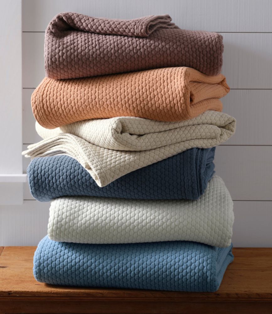 Organic Honeycomb Matelassé Coverlet