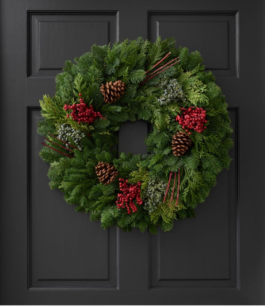 Woodland Canella Berry Wreath, 24"