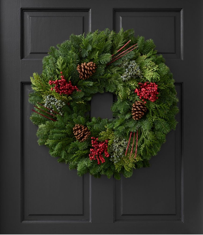 Woodland Canella Berry Wreath 24"