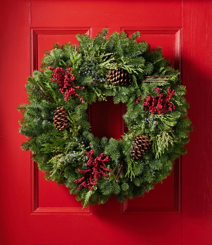 Woodland Canella Berry Wreath, 24"
